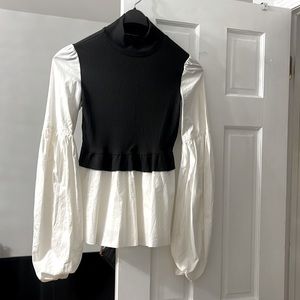 Size small stunning puffy sleeve going out top